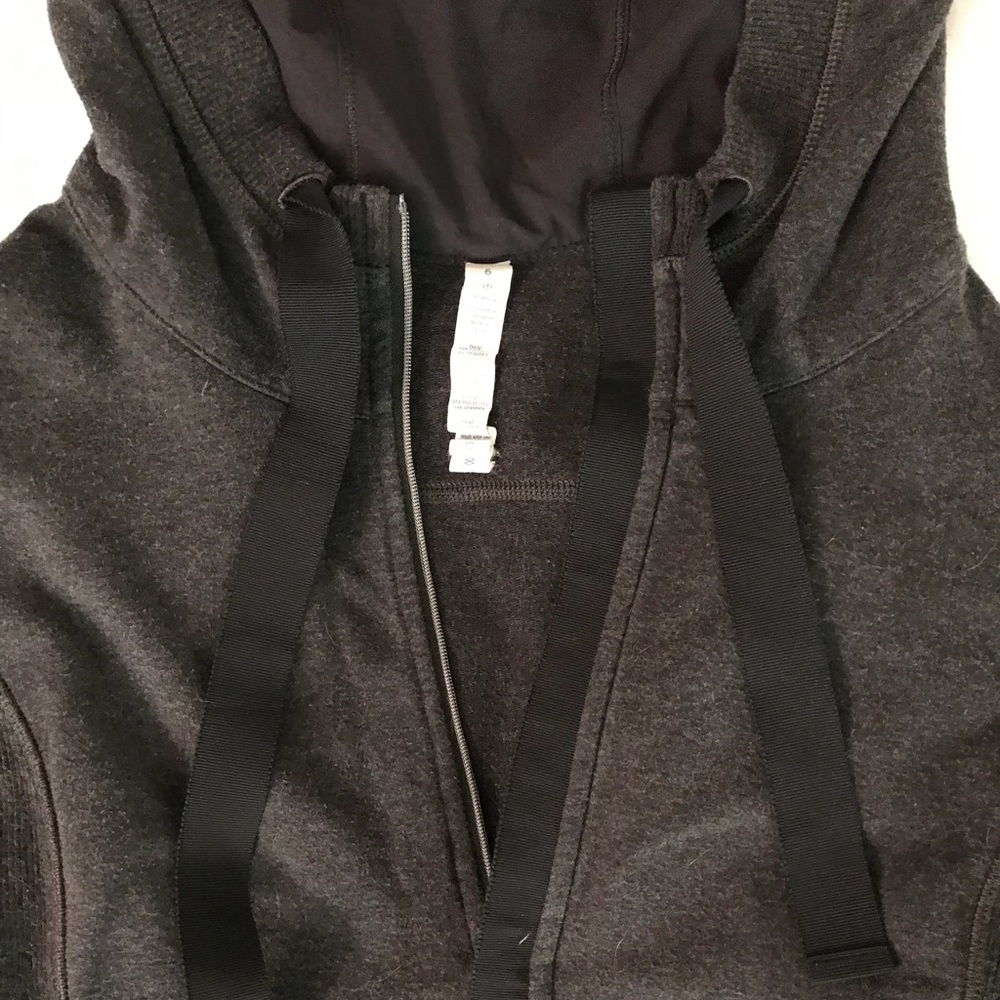 Gray Lululemon Pullover - image 5